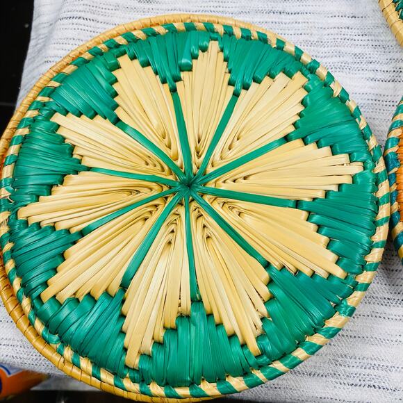 Set 4 Woven Straw Trivets Orange and Green Scandinavian Geometric Pattern NWOT - Picture 4 of 6